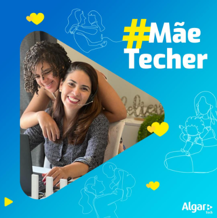 A imagem temos uma mulher sentada, branca de cabelos castanhos escuros sendo abraçada por uma adolescente. A imagem esta dentro de um fundo azul e no canto superior direito temos o escrito em branco: #MãeTecher.